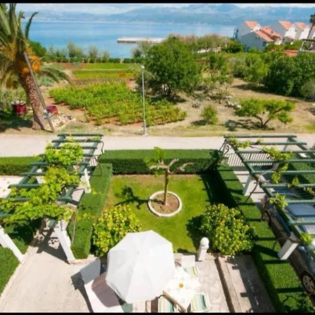 Apartman Ves - Next To The Sea: A2 Mirca. Island Brac *