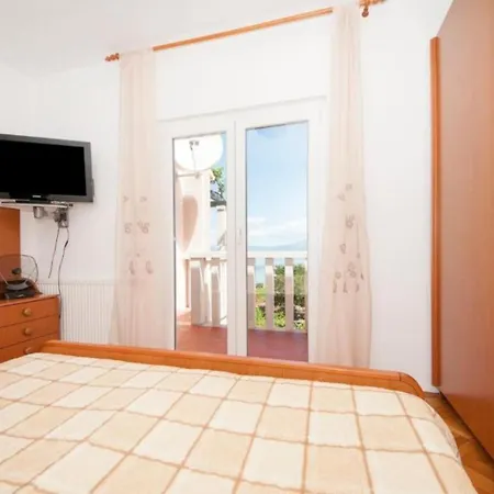 Apartman Ves - Next To The Sea: A2 Mirca. Island Brac Mirce