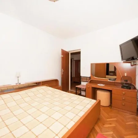 Apartman Ves - Next To The Sea: A2 Mirca. Island Brac